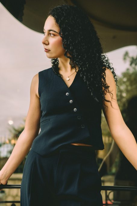 Portraits professionnels pour entreprises sur la Côte d’Azur Shooting photo corporate à Cannes – image élégante d’un dirigeant.