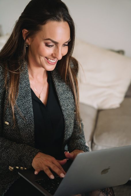 Portraits professionnels pour entreprises sur la Côte d’Azur Photo portrait business sur la Côte d’Azur, idéale pour site internet ou profil LinkedIn.